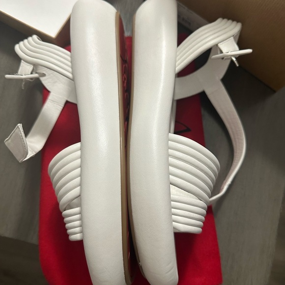 Christian Louboutin Manolasummer FLAT SIZE 39 Brand New. Purchased at Nordstrom - Picture 6 of 8